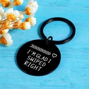Sentimental Keychain Gift for Couples: Love Reminders